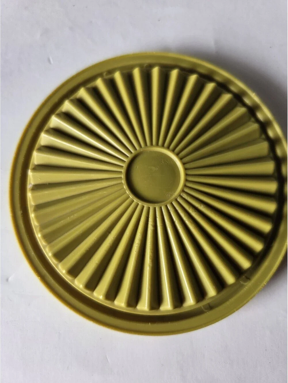 Vintage Tupperware Green Replacement Round Lid # 812 - 55 SG2